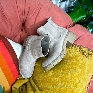 Madden Girl Tessa Boots Size 8